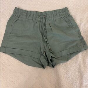 Linen green shorts, size medium